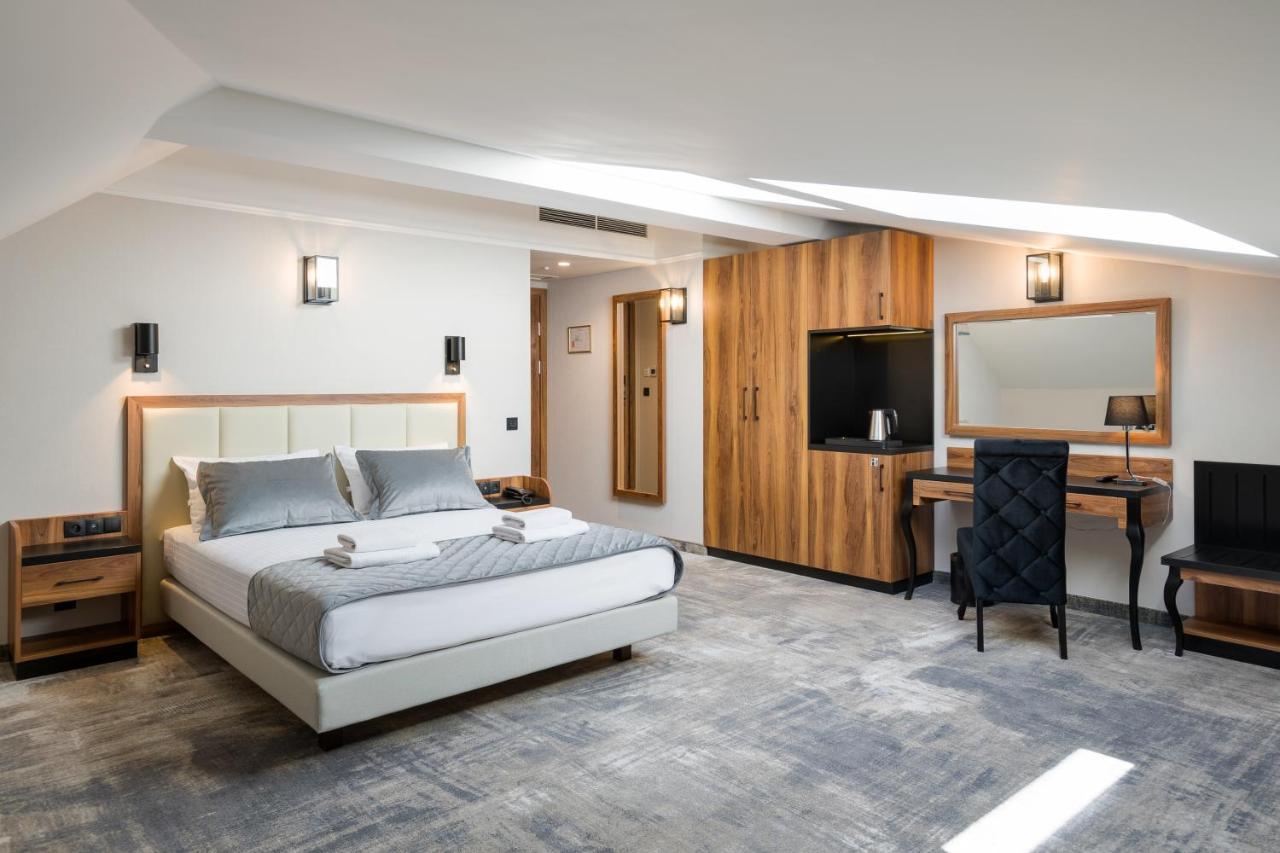 Sky Hotel Krakow Luaran gambar