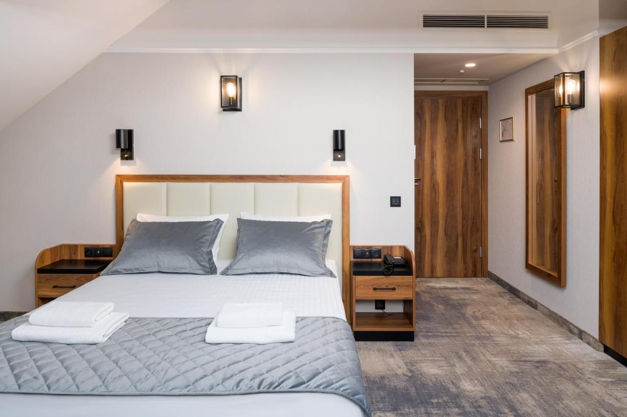 Sky Hotel Krakow Luaran gambar