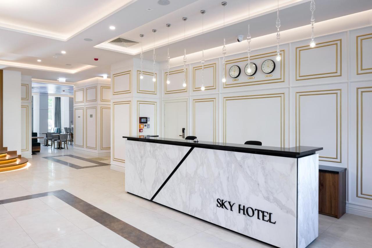 Sky Hotel Krakow Luaran gambar