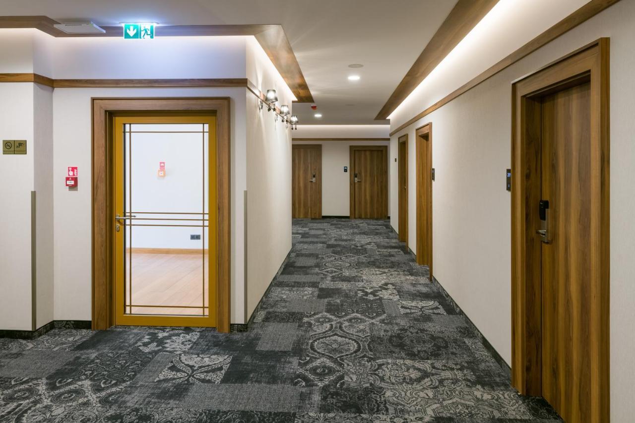 Sky Hotel Krakow Luaran gambar