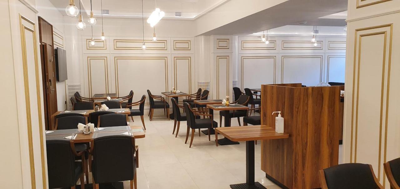Sky Hotel Krakow Luaran gambar