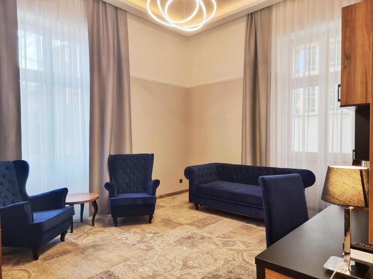 Sky Hotel Krakow Luaran gambar