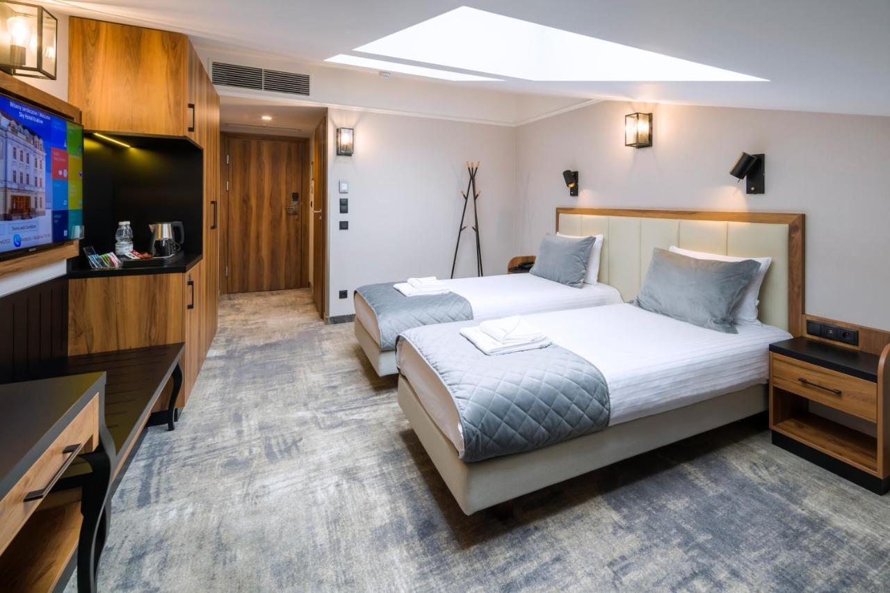 Sky Hotel Krakow Luaran gambar