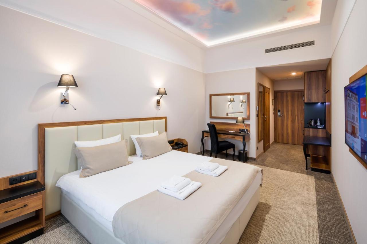 Sky Hotel Krakow Luaran gambar