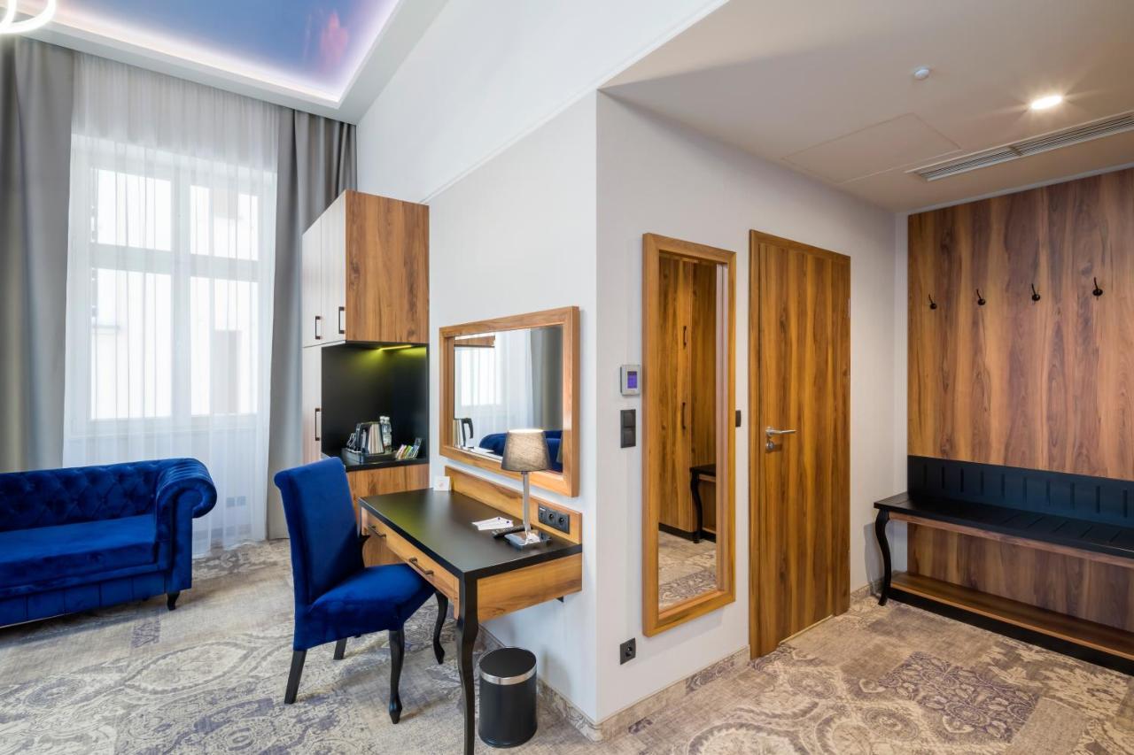 Sky Hotel Krakow Luaran gambar