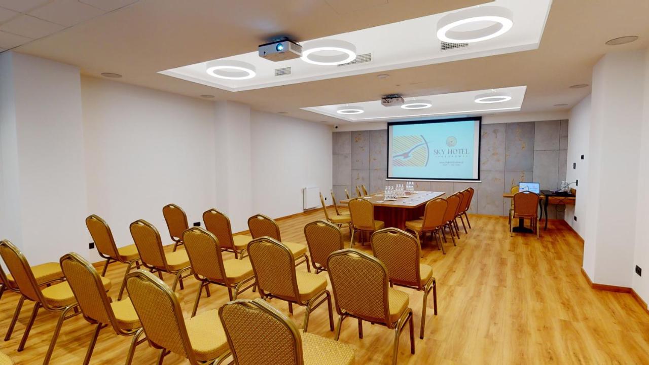 Sky Hotel Krakow Luaran gambar