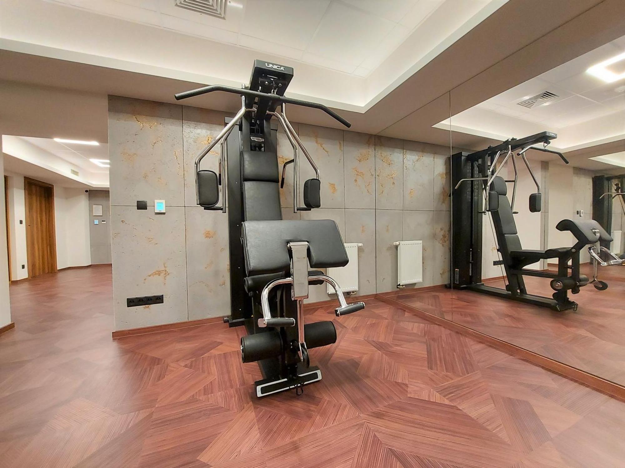 Sky Hotel Krakow Luaran gambar